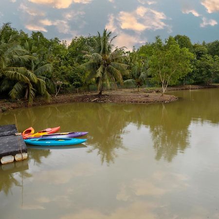 Putra Sentosa Retreat Camp, Sematan Hotel Екстериор снимка