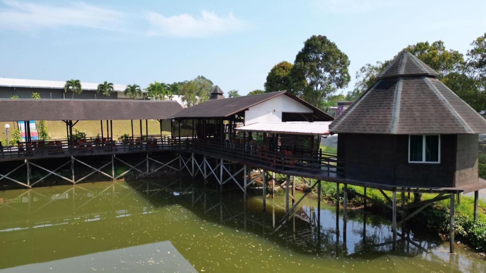 Putra Sentosa Retreat Camp, Sematan Hotel Екстериор снимка