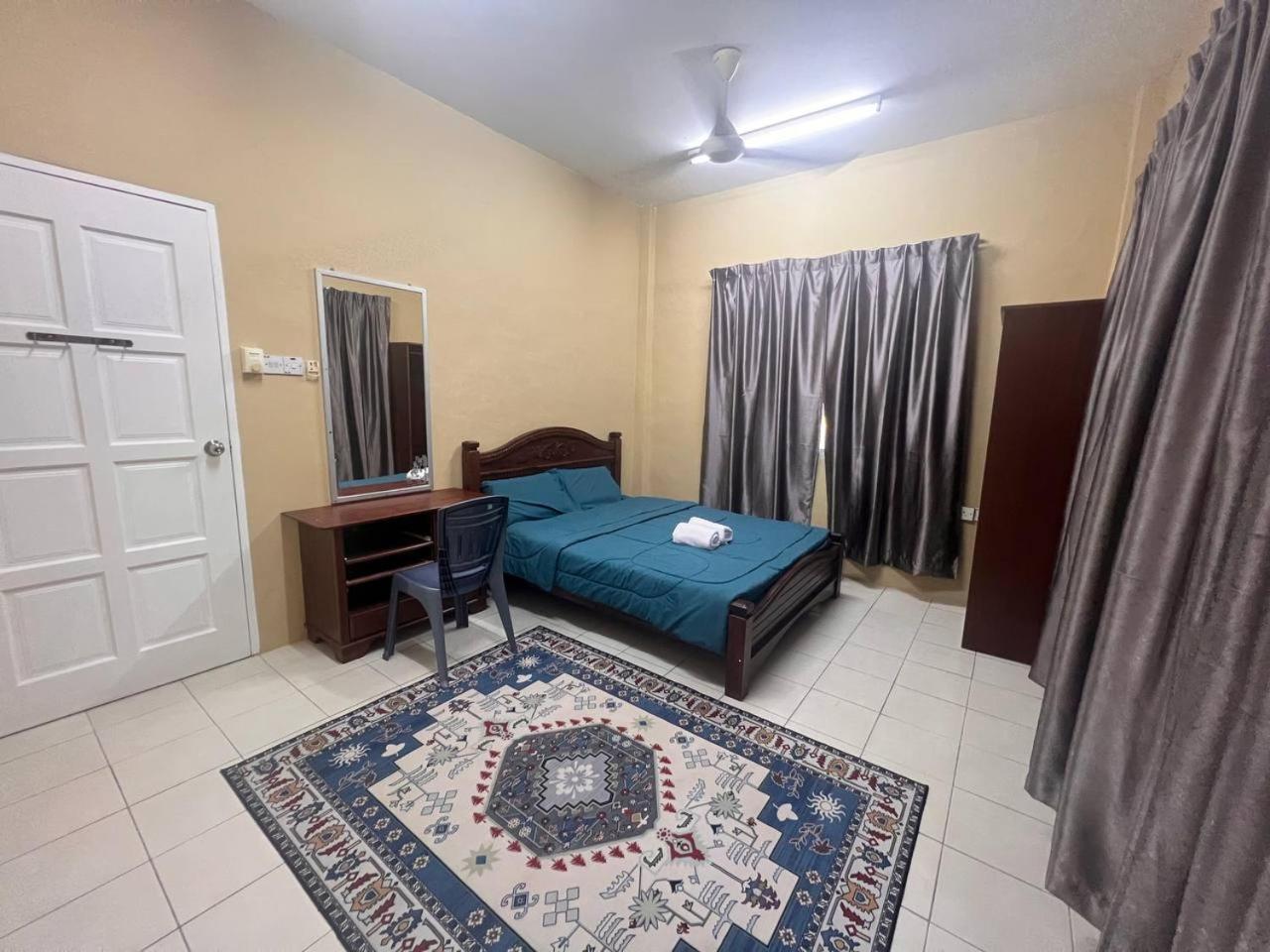Putra Sentosa Retreat Camp, Sematan Hotel Стая снимка
