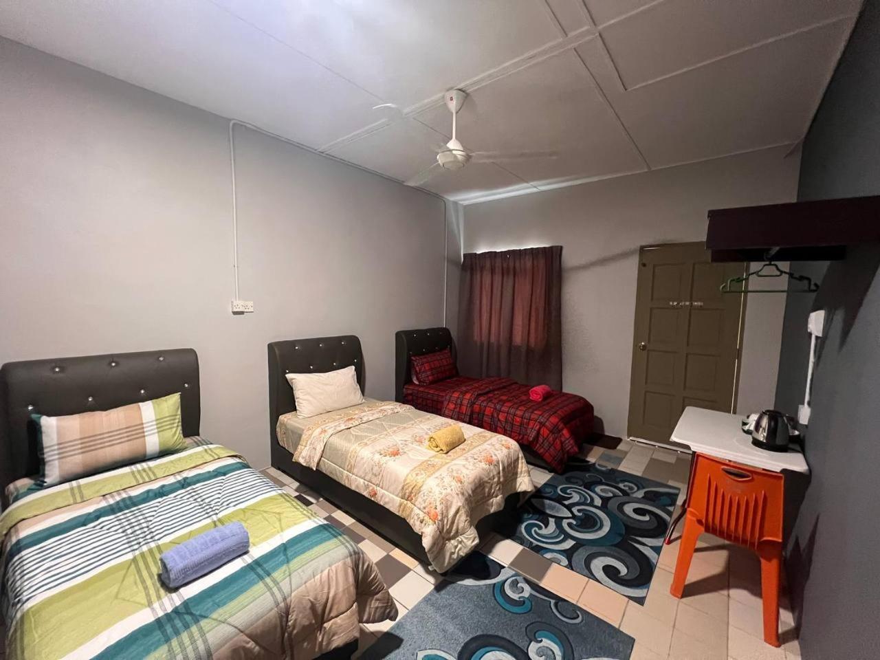 Putra Sentosa Retreat Camp, Sematan Hotel Стая снимка