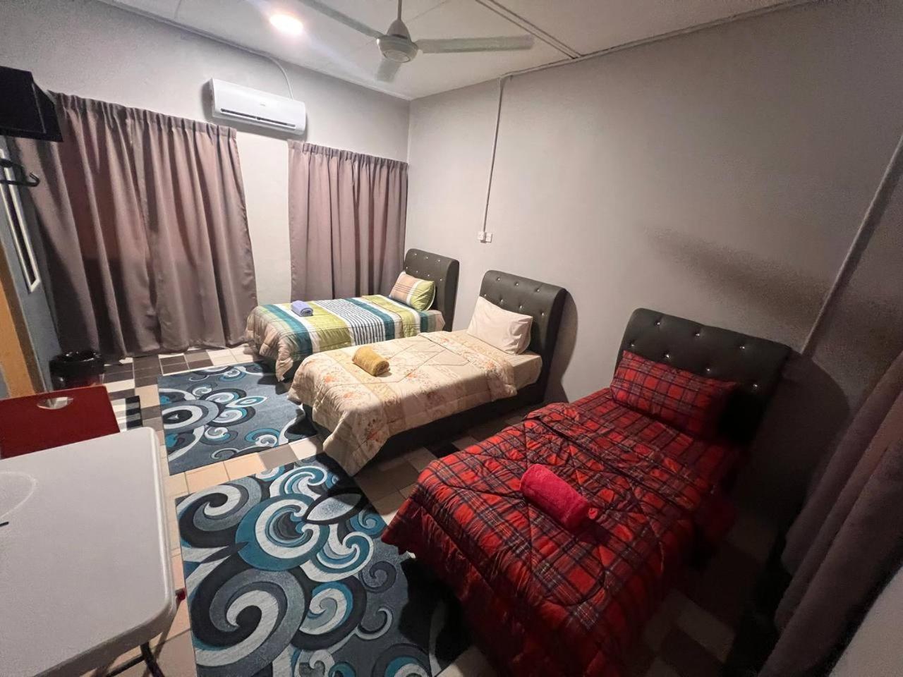 Putra Sentosa Retreat Camp, Sematan Hotel Стая снимка