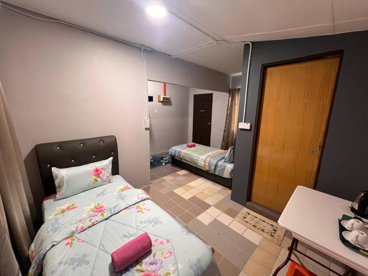 Putra Sentosa Retreat Camp, Sematan Hotel Стая снимка