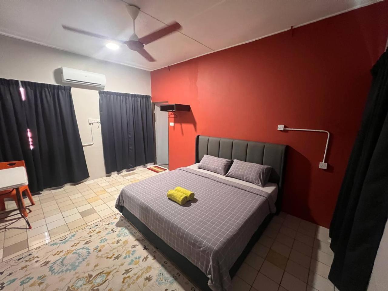 Putra Sentosa Retreat Camp, Sematan Hotel Стая снимка