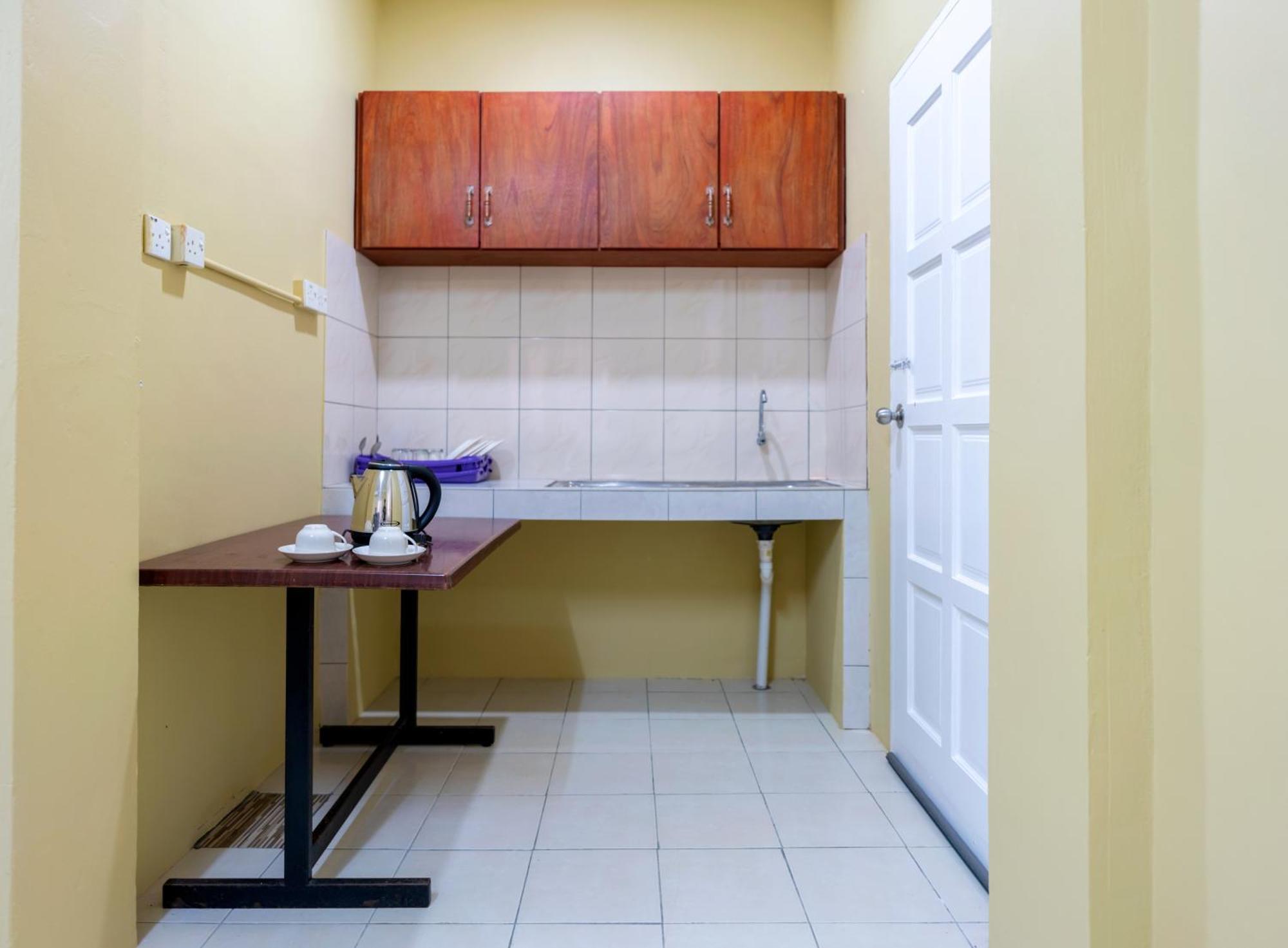 Putra Sentosa Retreat Camp, Sematan Hotel Стая снимка