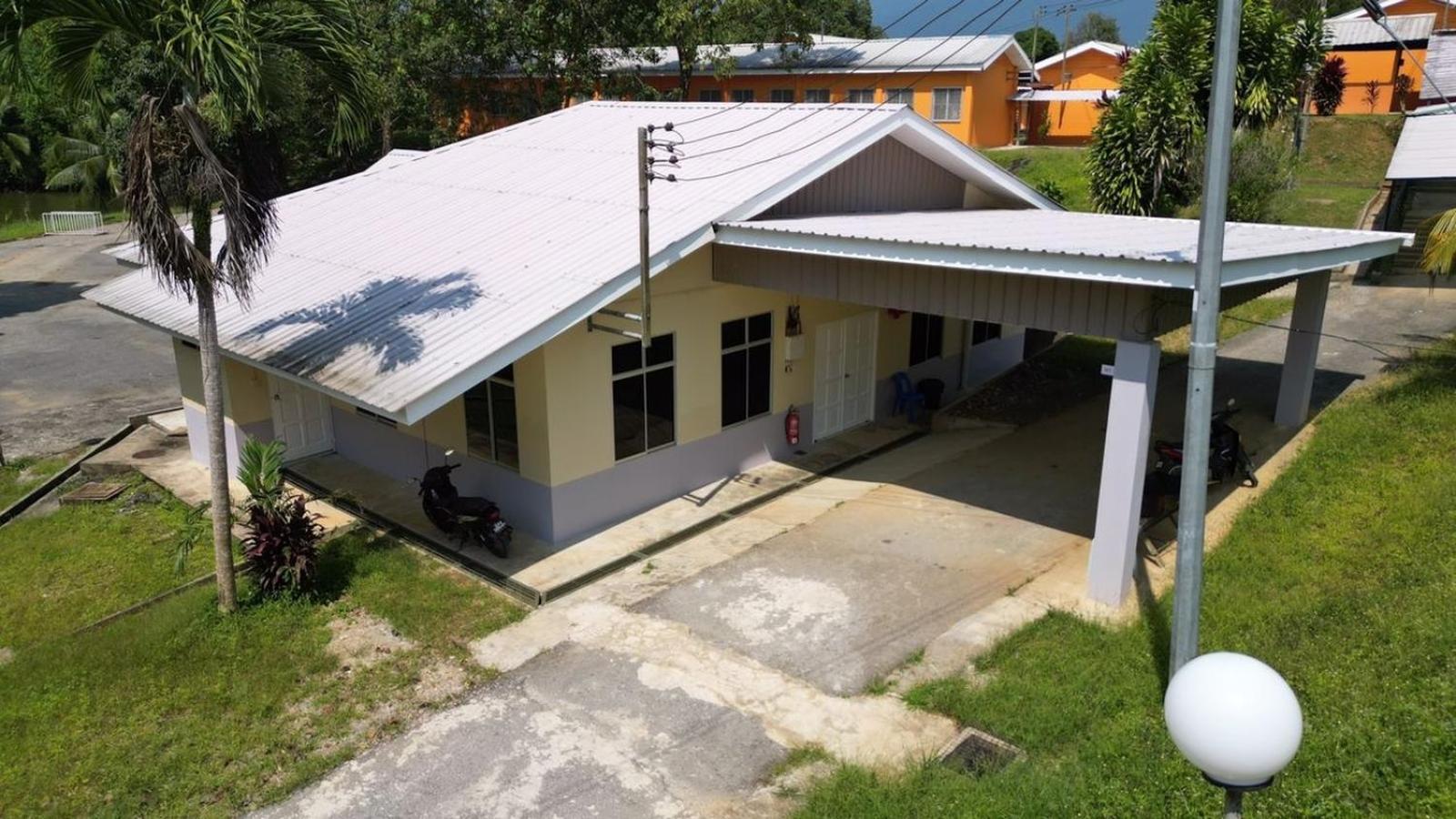 Putra Sentosa Retreat Camp, Sematan Hotel Екстериор снимка