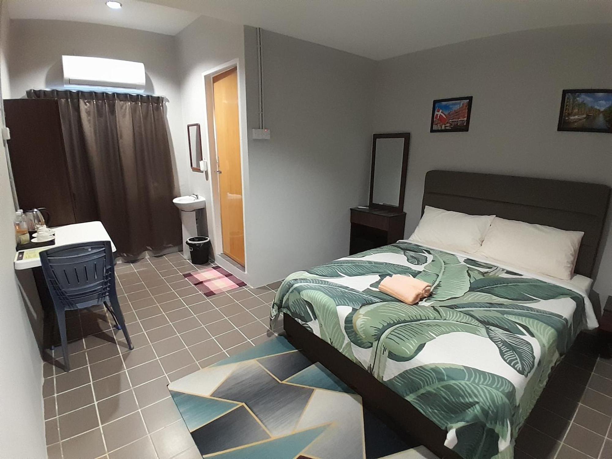 Putra Sentosa Retreat Camp, Sematan Hotel Стая снимка